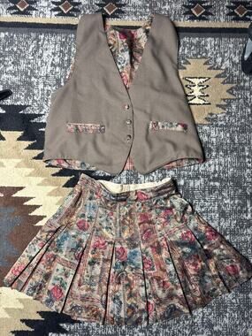 Vintage 90s Darlyn Tapestry Vest & Skirt Suit Set Woven Floral Made in USA Sz 4